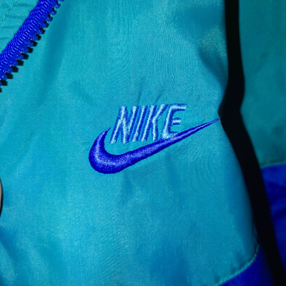 Vintage Nike Windbreaker - Picture 3 of 11